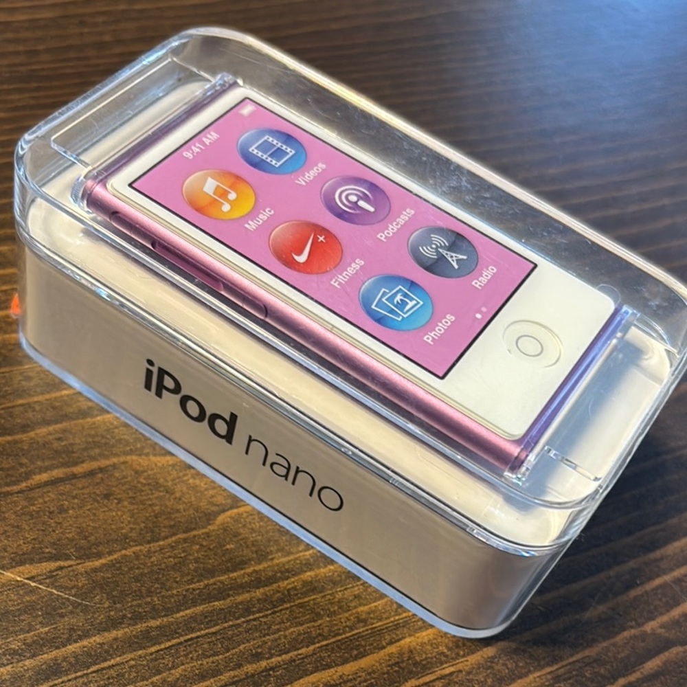 Apple iPod Nano Purple 16GB 7th generation